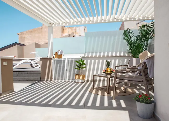 Aquarius Deluxe Apartments