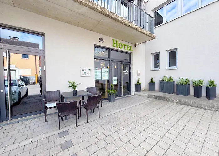 Stadthotel und Restaurant am See