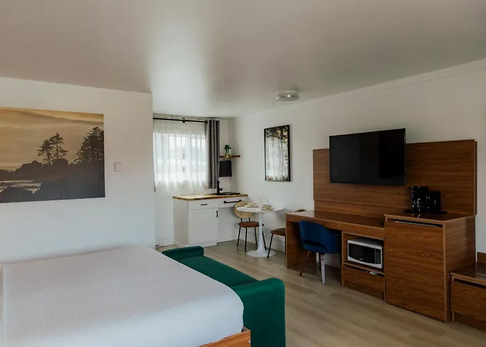 Ucluelet Wildwood Inn