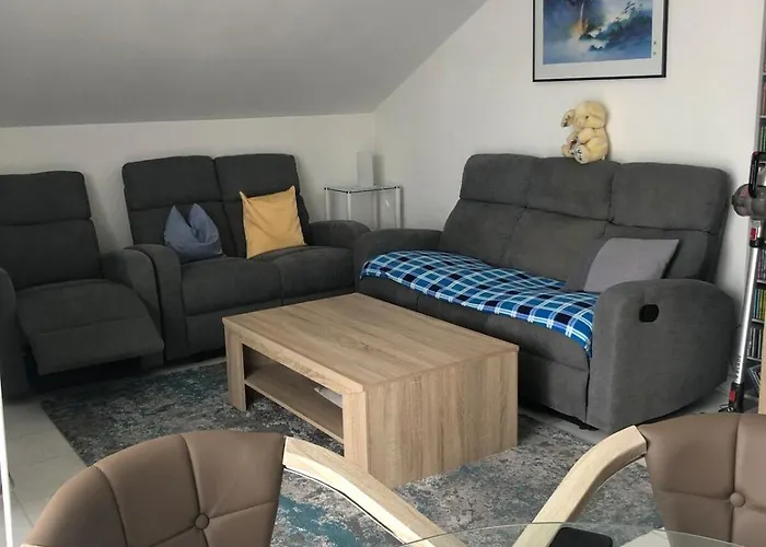 Bright Attic Apartment Near Augsburg