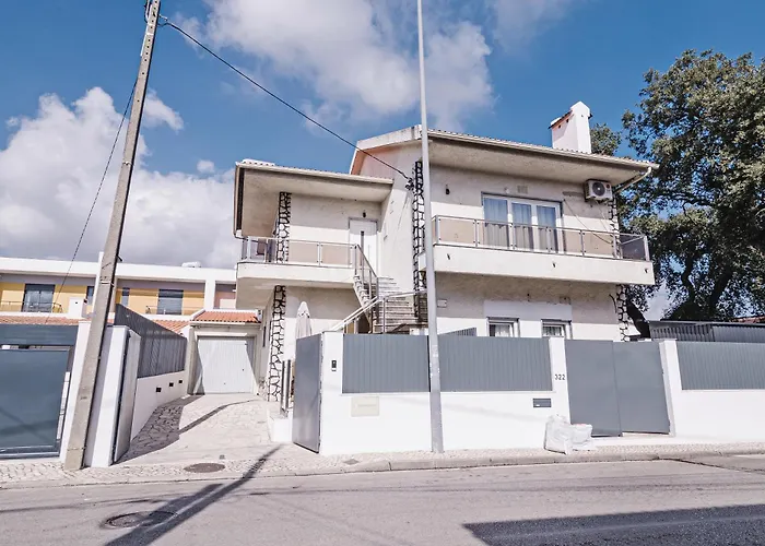 Close To Lisbon & Beaches
