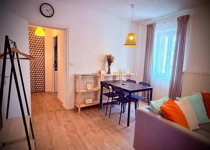 Apartment-No Elevator-Free Private Parking-Self Check In !! Appartement-Pas Ascenseur-Parking Prive Gratuit-Arrivee Autonome!!