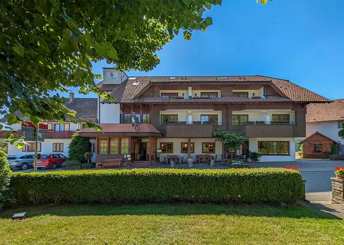 Hotel Restaurant Vinothek LAMM