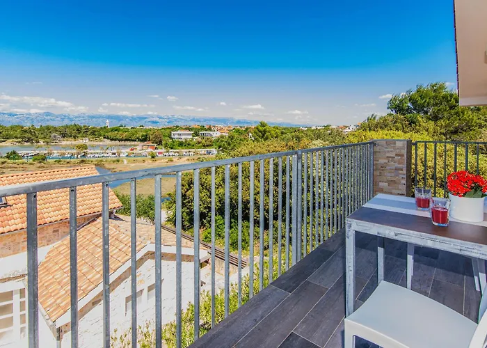 Fabulous House B With Outdoor Pool