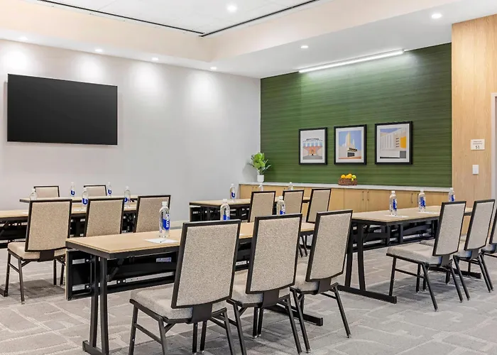 Cambria Hotel Burbank Airport