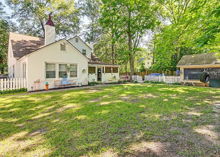 1 Mi To Dtwn: Fayetteville Studio W/ Patio