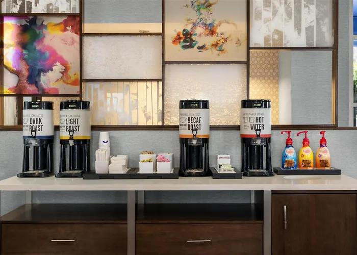 Hampton Inn & Suites Fort Lauderdale Airport
