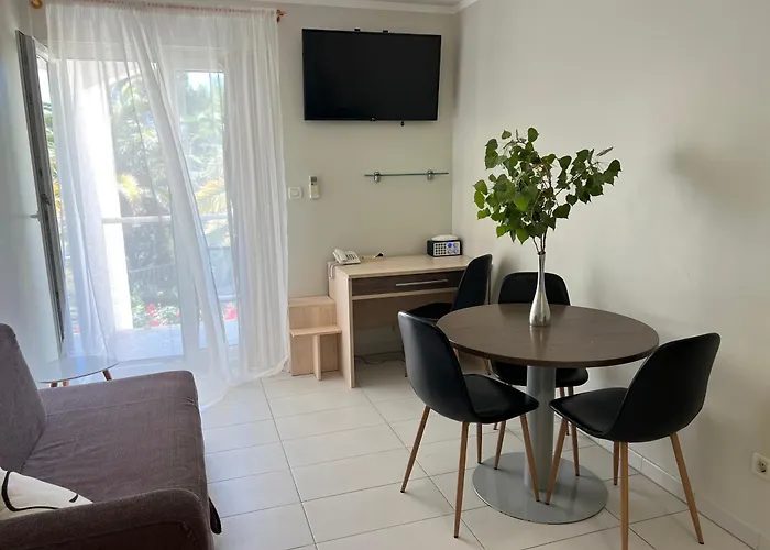 Apartments Lavica Beach Dumicic