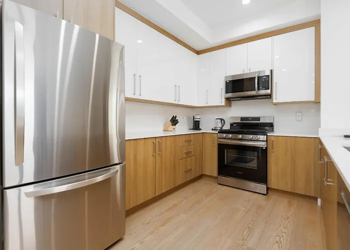 Stylish Apartments In Glendale With Free Parking