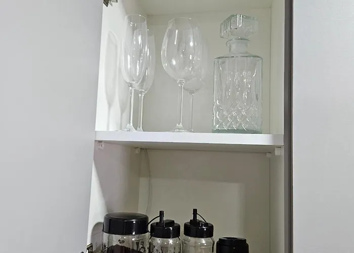 Studio 306, decorado com garagem e ar-condicionado