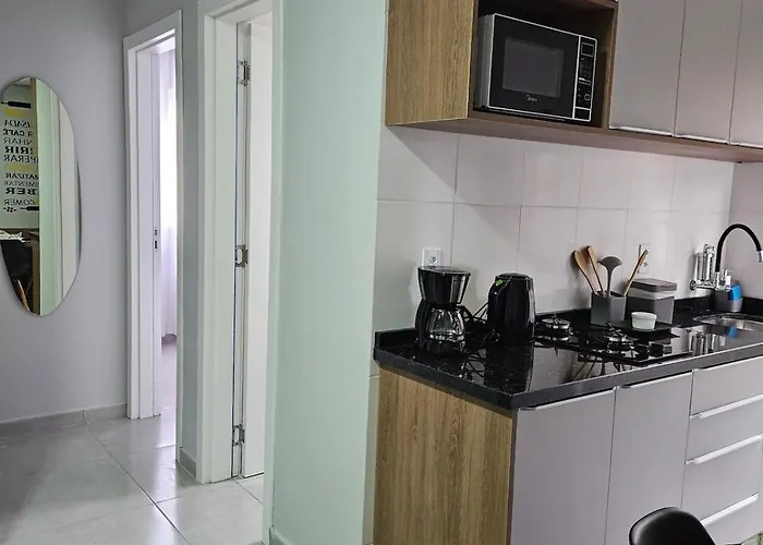 Apartamento inteiro, ar-condicionado e vaga de garagem