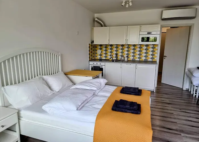 Edison Villa 313