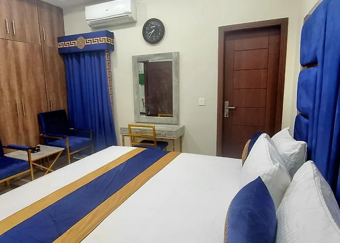 Pakeeza Hotel - Faisal Town