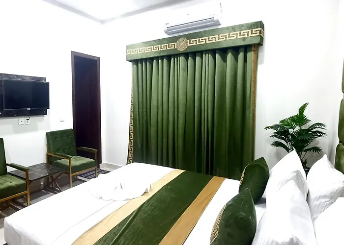 Pakeeza Hotel - Faisal Town