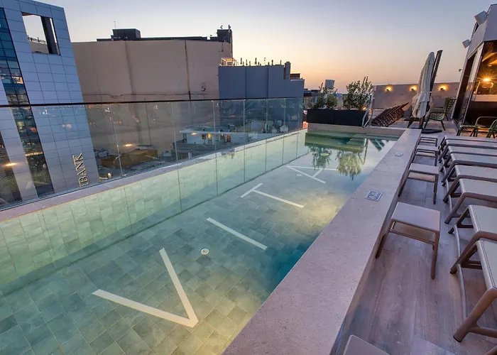 Vita Hotel & Rooftop
