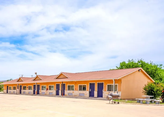 Atria Extended Stays By Oyo Jourdanton