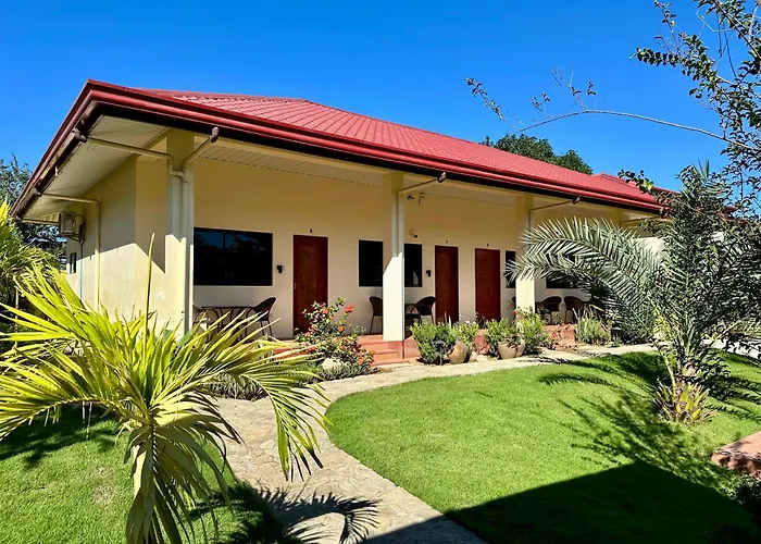 Strutz Art Garden Resort