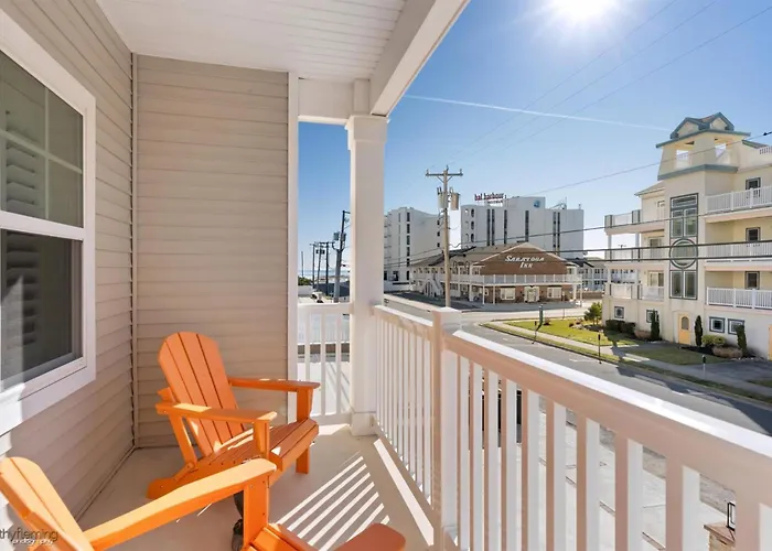 Residence 104S At The Sandcastle Condominiums