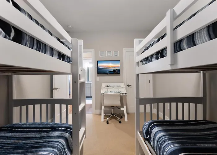 Residence 102N At The Sandcastle Condominiums