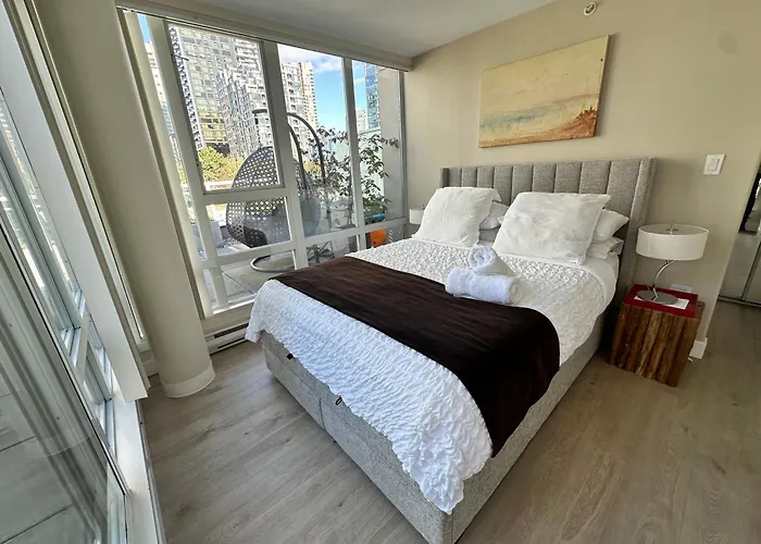 Penthouses Of Beach Ave