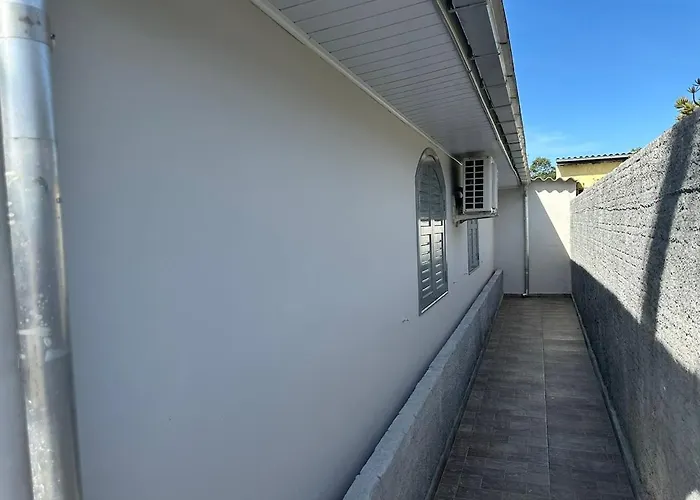 Linda e Ampla Casa Inteira Próxima ao Centro de Criciúma