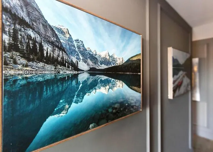 Waterfalls Hotel In Downtown With Stunning Views!