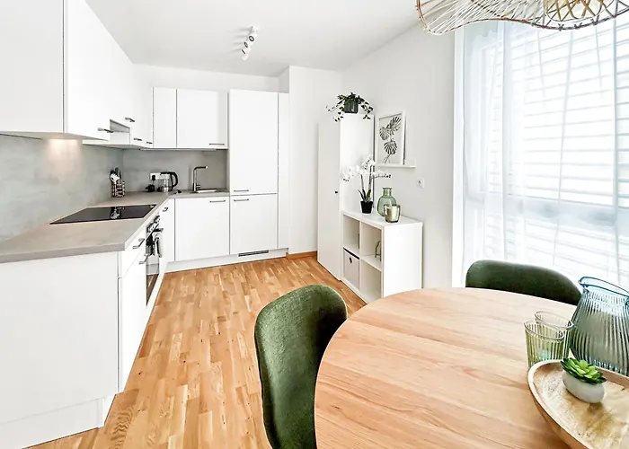 Modern 2 room apartment in downtown