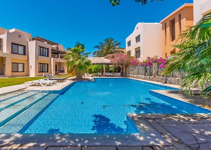 Stylish Townhouse, Pool, Rooftop, South Marina El Gouna