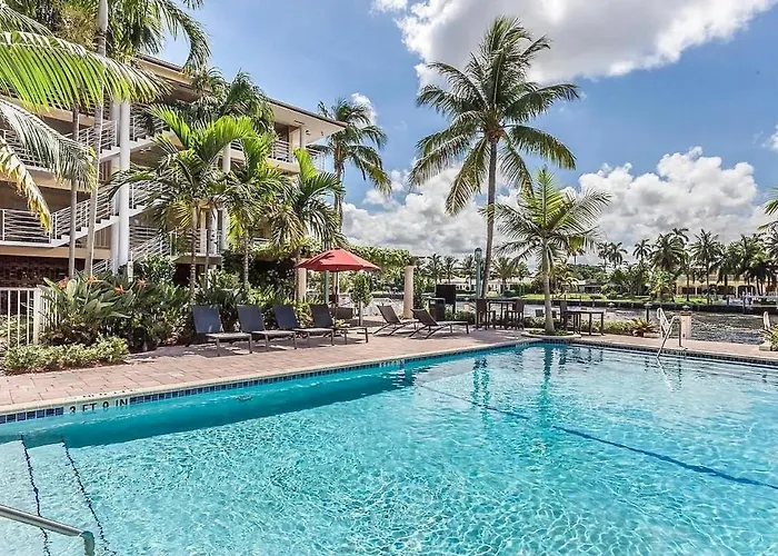Coastal Escape Walk To Beach Pool And Gym