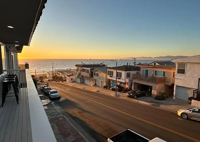 Manhattan Beach Modern Panoramic Sea View