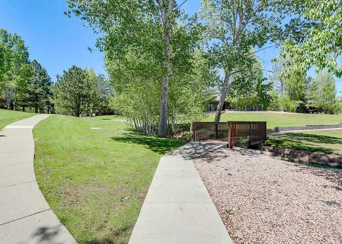 Cozy Flagstaff Condo In Country Club Community!