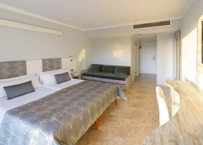 Hotel Bahia Del Sol