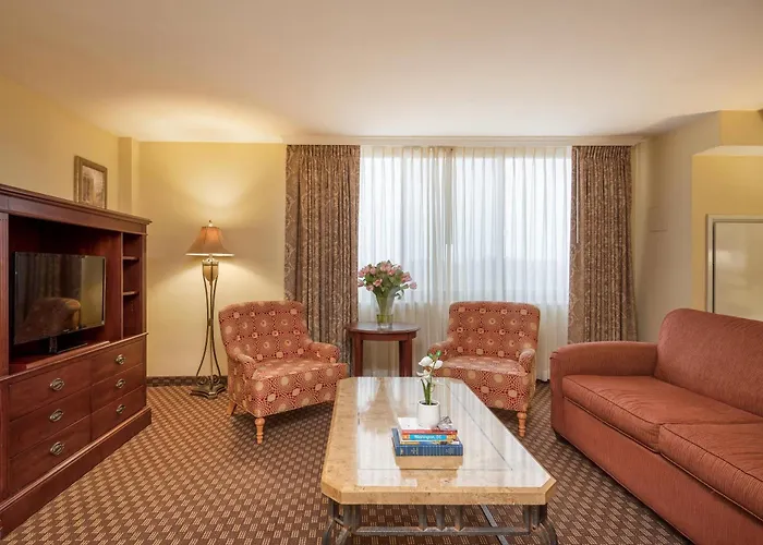 Clarion Collection Hotel Arlington Court Suites