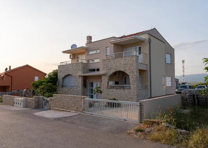 Apartmani Lucija