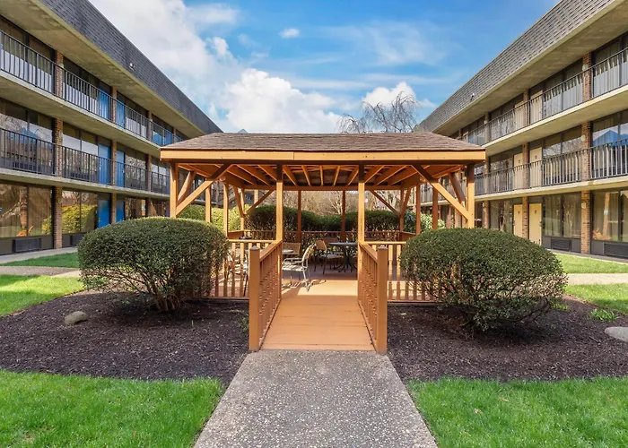 Suburban Studios Tysons Corner