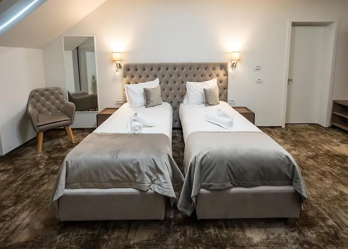 Alive Hotel