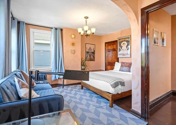 6Br 3Br Retro Modern Home Hard Rock & Boardwalk
