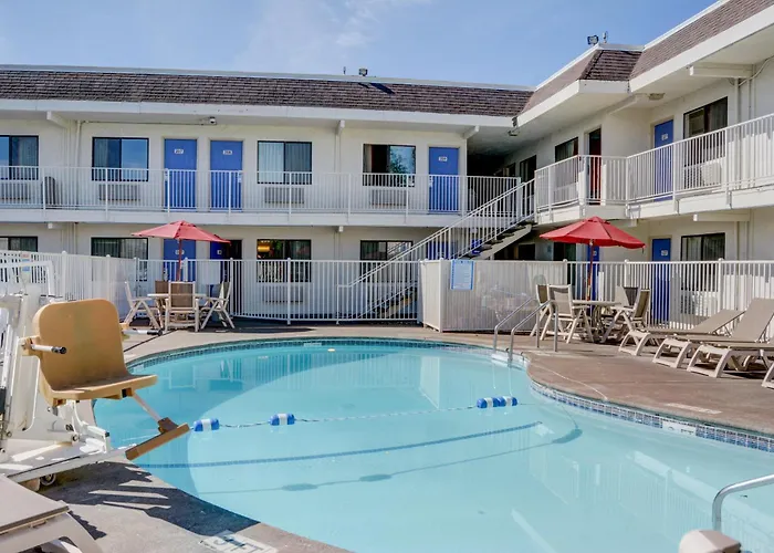 Motel 6-Salem, OR