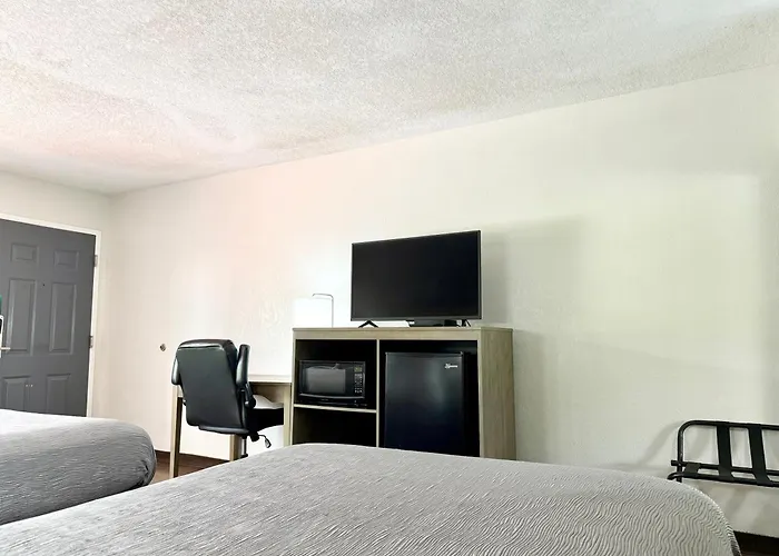 Quality Inn & Suites Greenville I-65