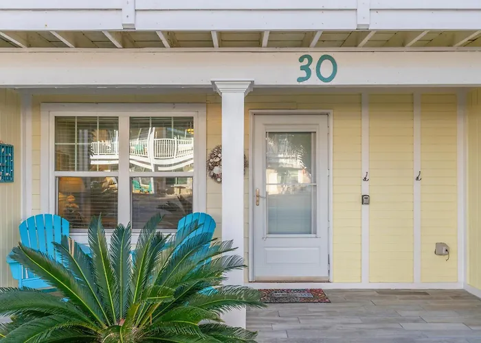 Searenity Awaits - 2-Bd, 2-Ba Coastal Escape! Pet Friendly!