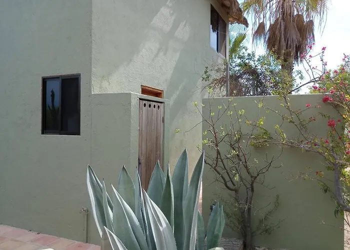 Casa Pajaros - Private 2-Story Home