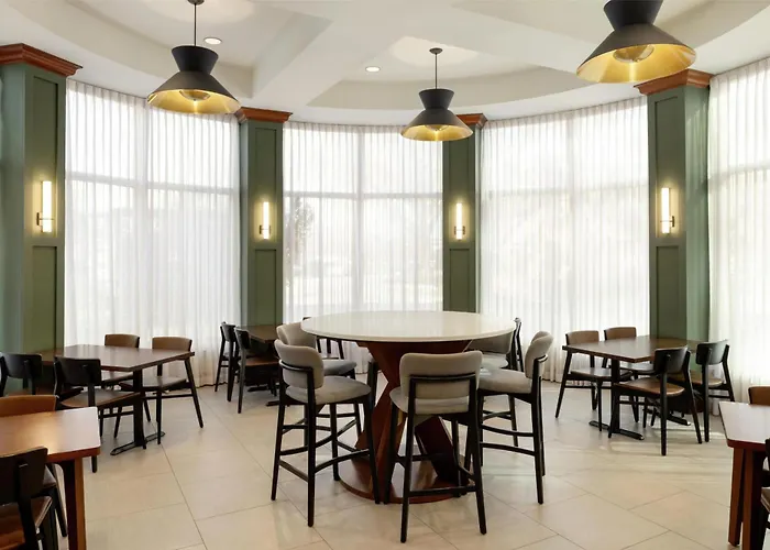 Hampton Inn & Suites Greenville-Downtown-Riverplace