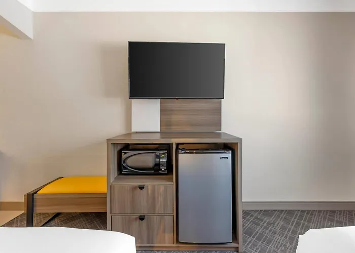 Comfort Suites Salem