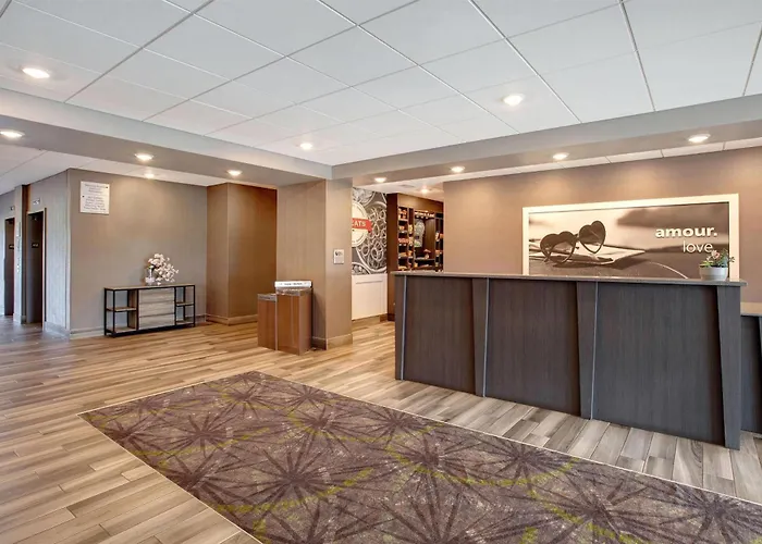 Ramada By Wyndham St Paul Ab