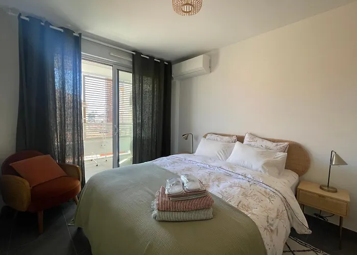 Cannes, Appartement Avec Parking+Terrasse, Croisette A Pied!