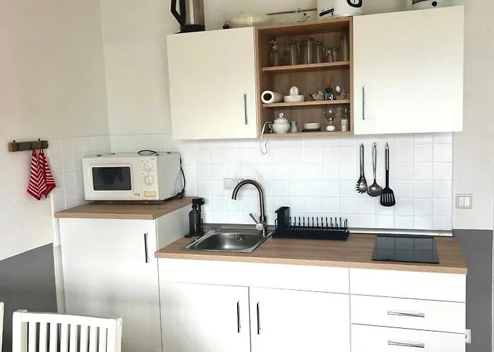 Gemütliche 2 Zi-FeWo mit Terrasse, Strandnähe, WIFI
