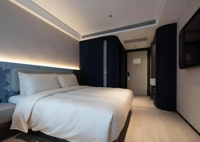 Atour Light Hotel Hangzhou West Lake Lakeside Pedestrian Street