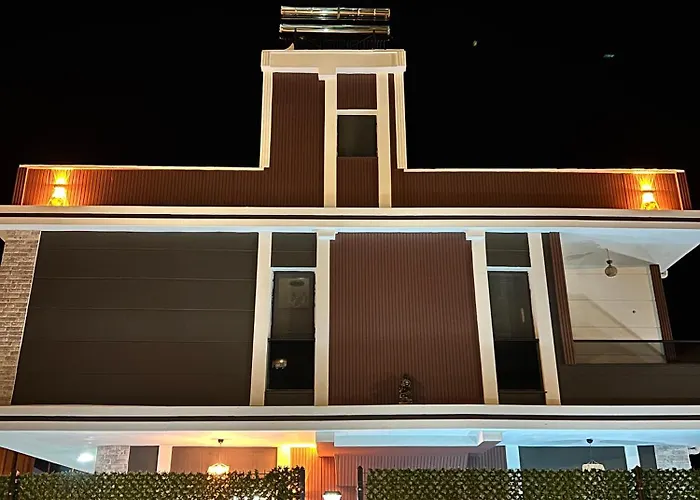 Dubleks Oezel Havuzlu Terasli Lueks Villa