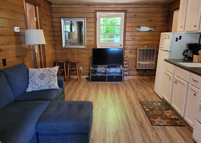 Castaways Cottage On Croton Pond #2