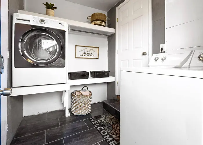 Great Location *Near Uab & Hospitals - Apartment